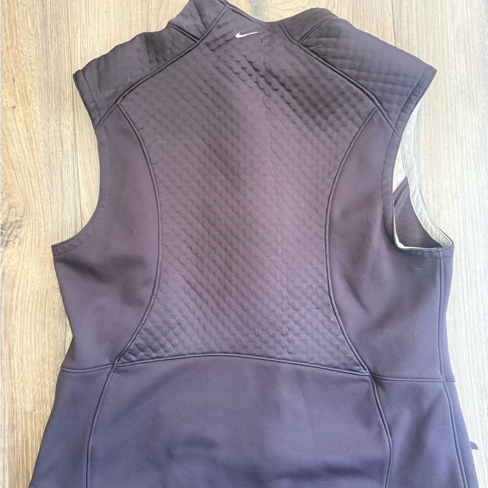 Women’s Nike Brown Quilted thermafit Vest - Picture 2 of 3